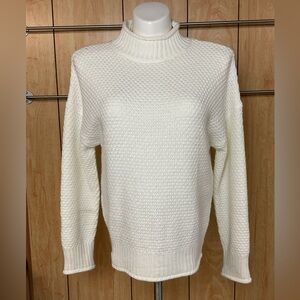 Tecrew White Turtleneck Sweater for Women SZ - L